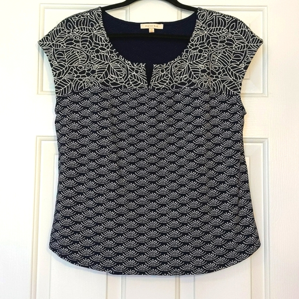 Skie's are blue ladies petite L top